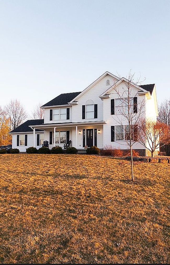 Photo of 471 Olde Country Ln, North Lima, OH