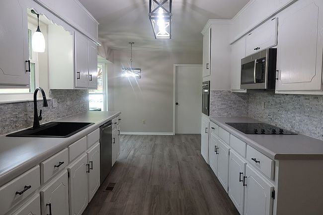 Additional photo 3 of property located at 7800 S Peach Ave