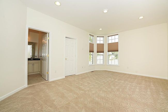 Photo of 1402 Schindler Dr N, Monmouth Junction, NJ