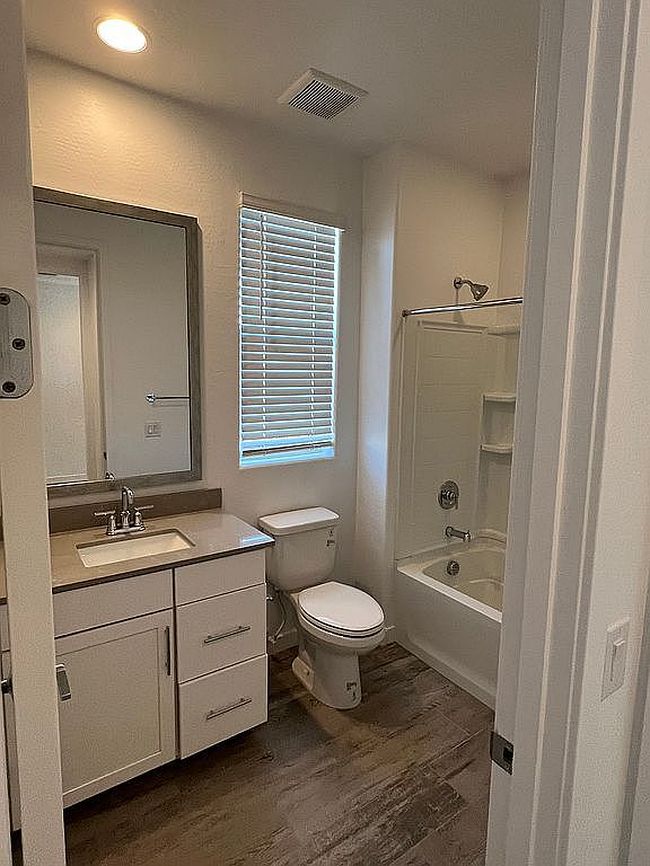 Preview of property located at 2374 E Ridgewood Ln