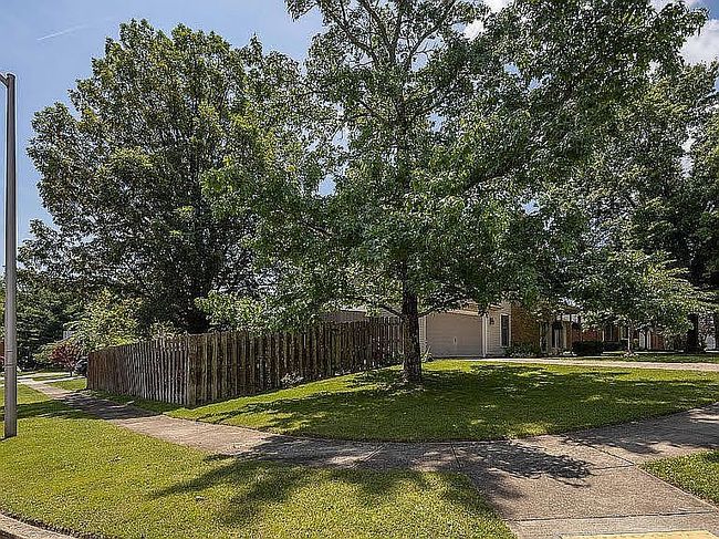 Image of 3300 Squire Oak Dr