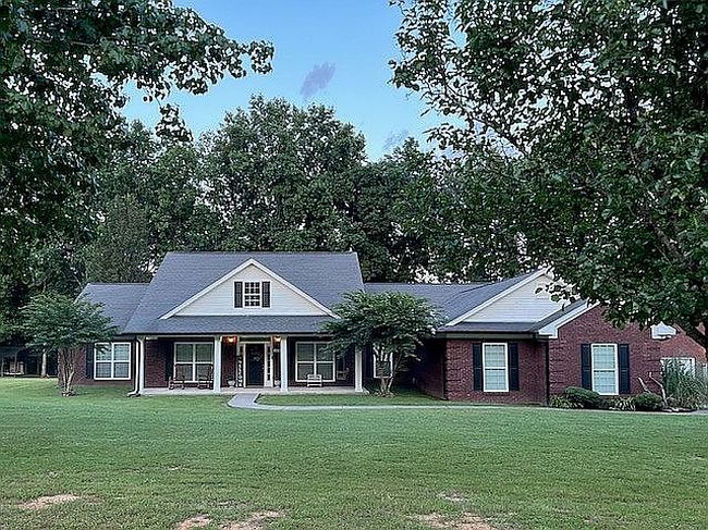 Photo of 160 Cool Springs Rd, Lexington, AL