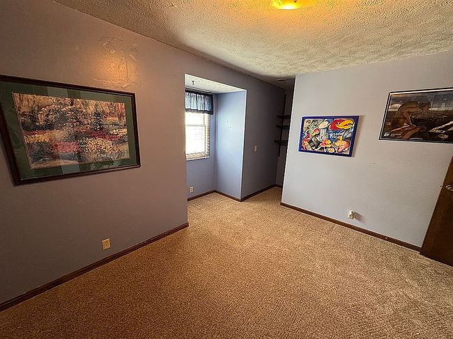 Photo of 2413 Edgehill Rd, Salina, KS