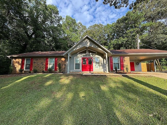 Photo of 825 Olde Mill Trce, Cottondale, AL