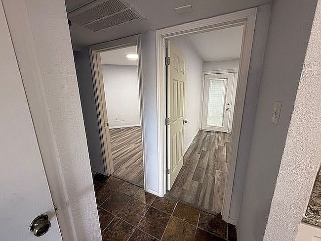 Image of 9801 Walnut St #108