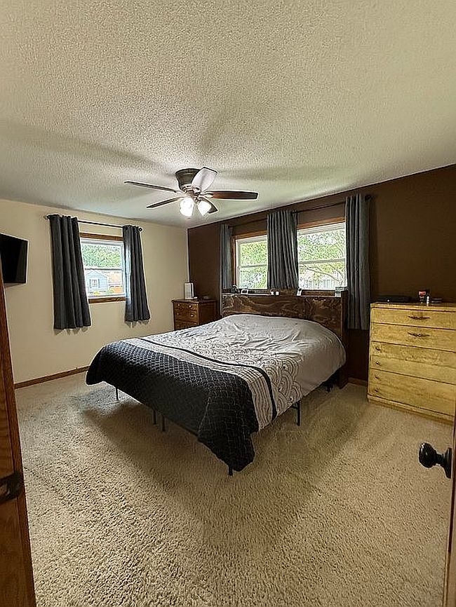 Photo of 1122 Michaels Ct, Spencer, IA