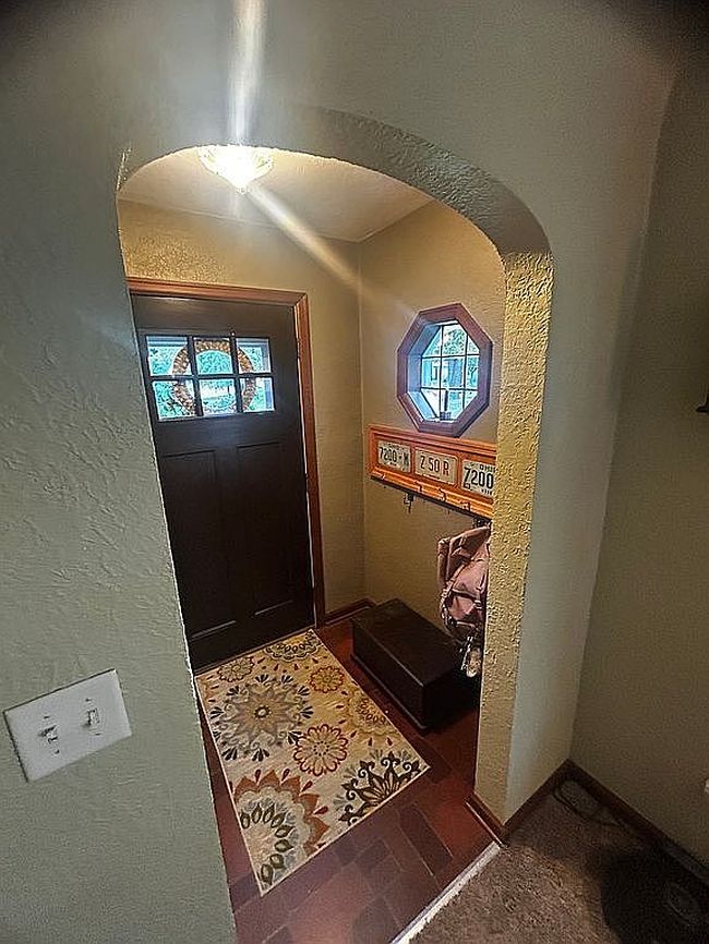 Photo of 303 W Front St, Pemberville, OH