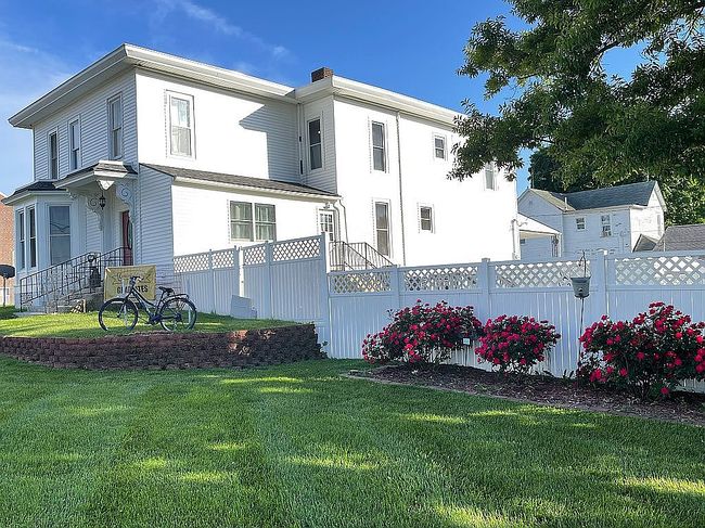 Photo of 301 W Benton St, Windsor, MO