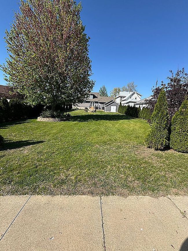 Image of 210 1st St Se