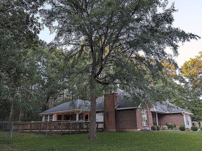 Photo of 216 N Lake Dr, Livingston, TX