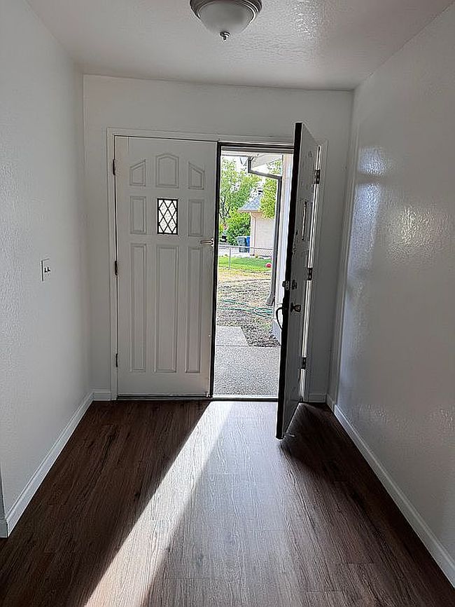 Image of 1272 Eastridge Pl