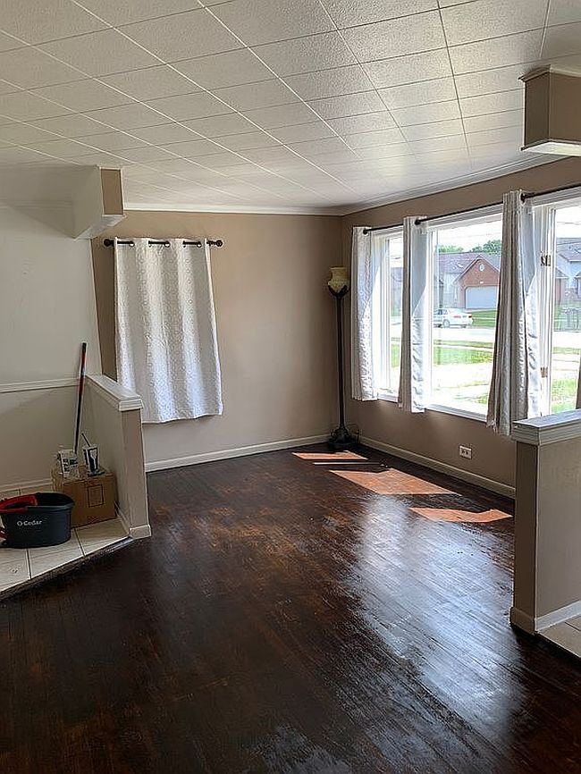 Photo of 9348 Sayre Ave, Oak Lawn, IL