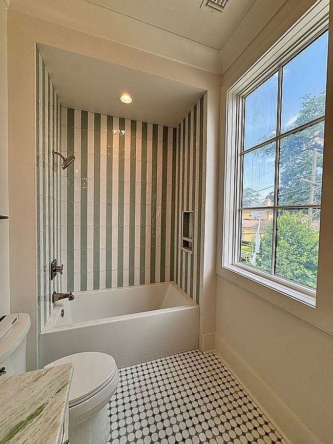 Image of 209 Avenue E
