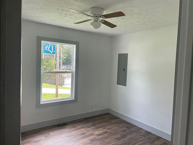 Photo of 112 Margaret Ln, Jacksboro, TN