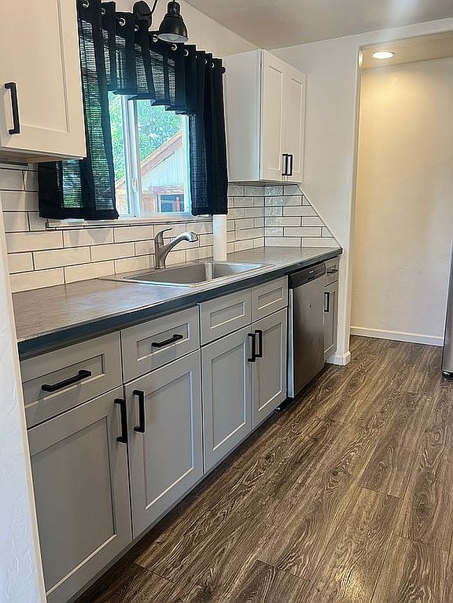 Photo of 811 Unaweep Ave, Grand Junction, CO