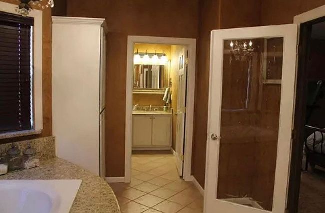 Preview of property located at 3422 E Ridgewood Dr
