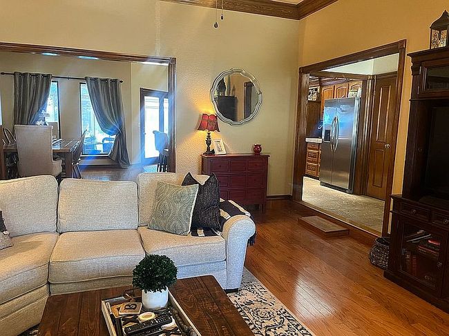 Additional photo 2 of property located at 328 Carlsbad Ct