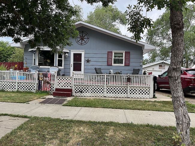 Photo of 211 N Merrill St, Chamberlain, SD