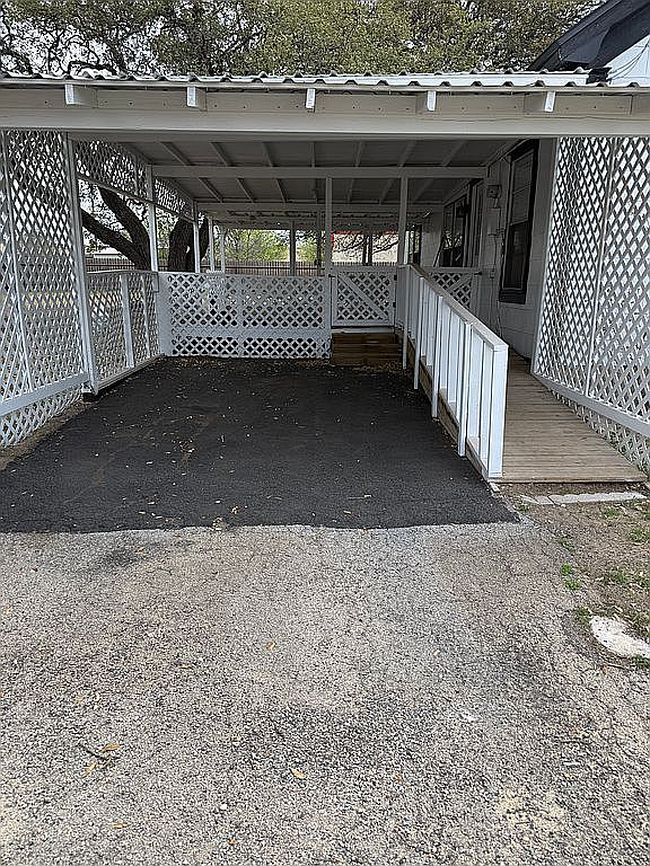 Photo of 206 N 4th St, Lometa, TX
