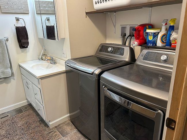 Photo of 1402 11th Ave, Central City, NE