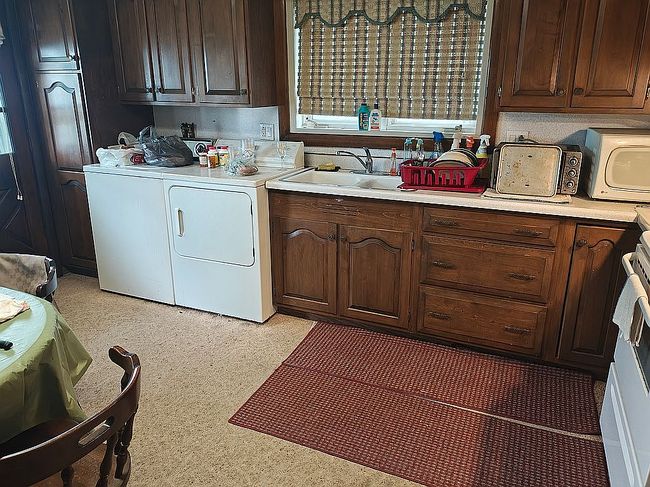 Image of 31 E Oak St