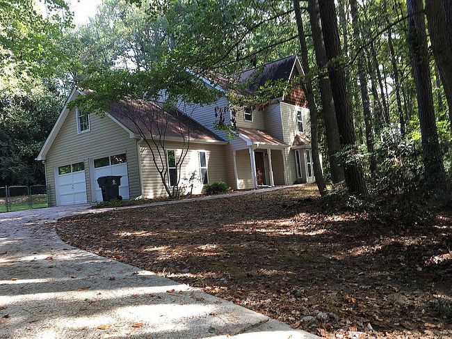 Photo of 220 Oak St, Fayetteville, GA