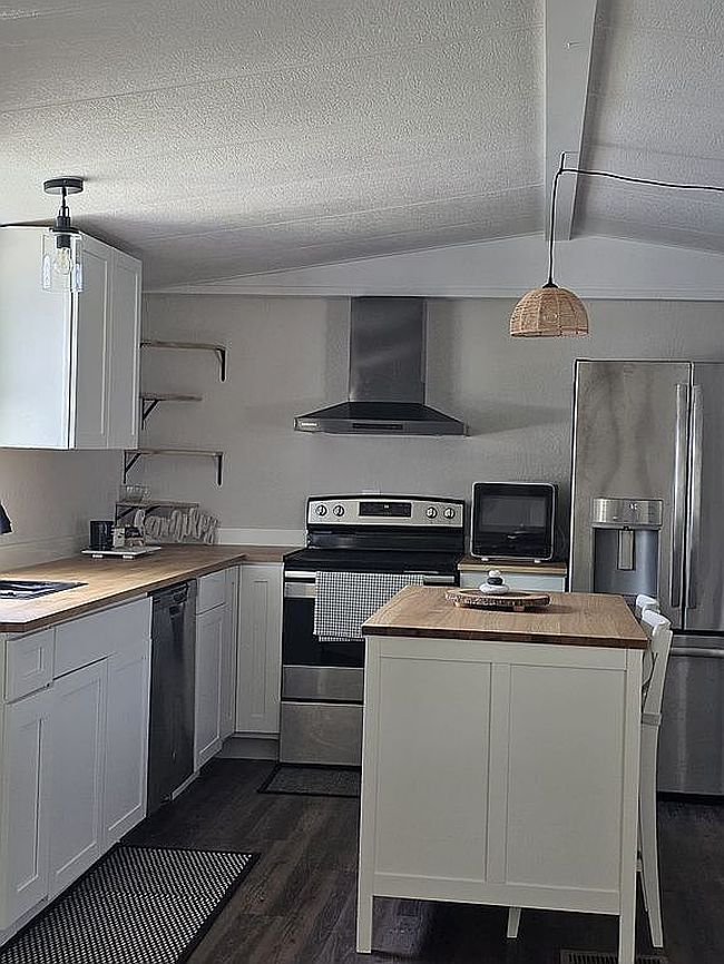 Additional photo 2 of property located at 16526 Menorca Dr