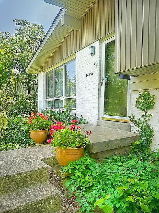 Image of 3480 Greentree Rd