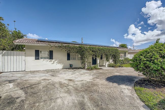 Additional photo 2 of property located at 3830 Ne 22nd Ter