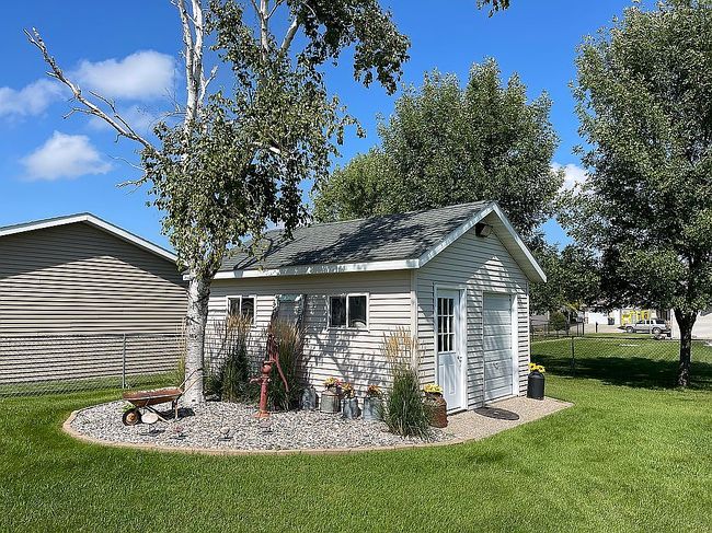 Additional photo 3 of property located at 706 3rd Ave Ne