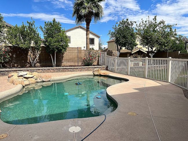 Image of 2823 S Canfield