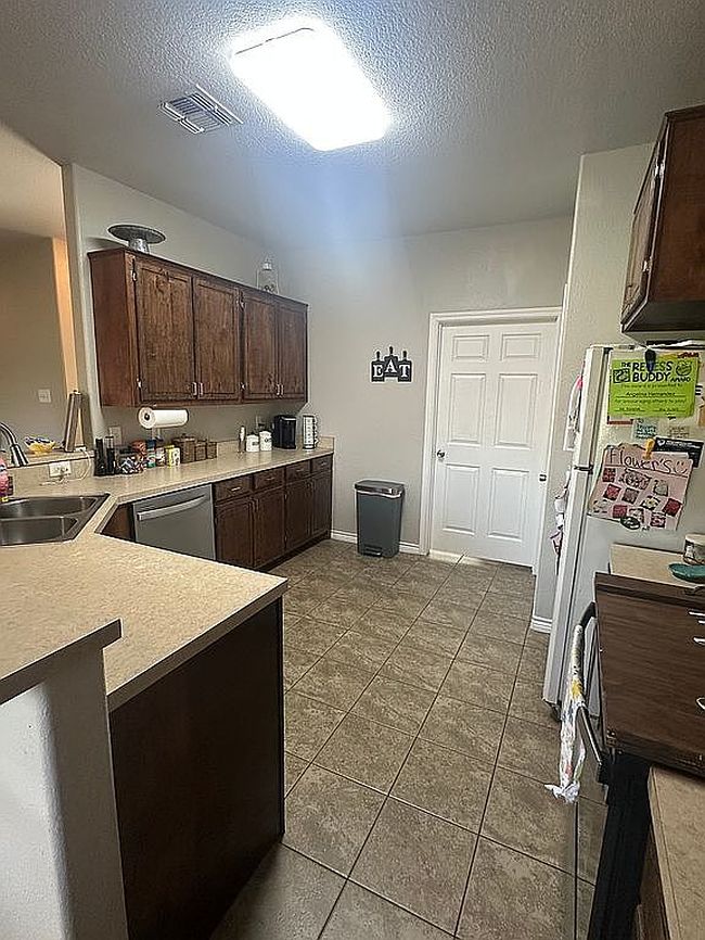 Photo of 602 Clara St, El Campo, TX