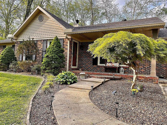 Image of 1555 Graves Ln