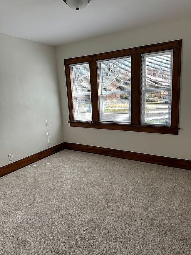 Image of 304 E Kellar Ln