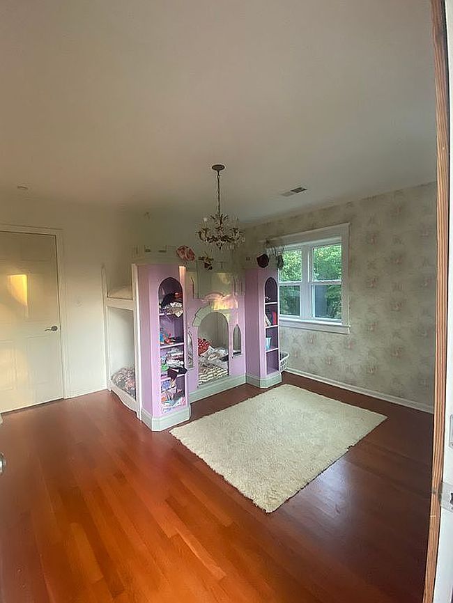 Photo of 301 Carolina Ave, Asheboro, NC