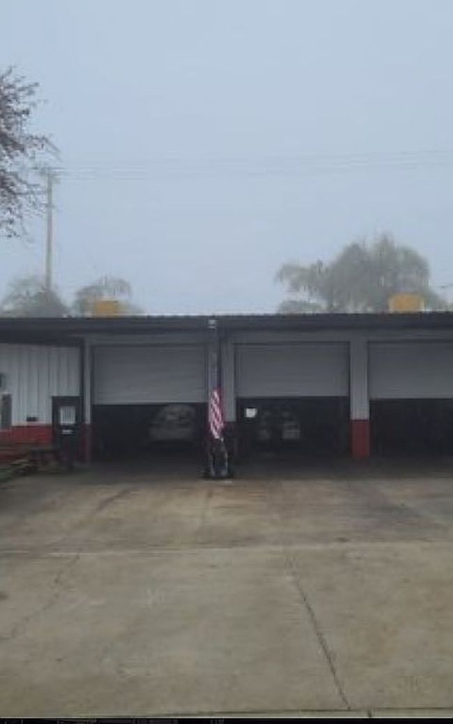 Image of 834 Lovers Ln