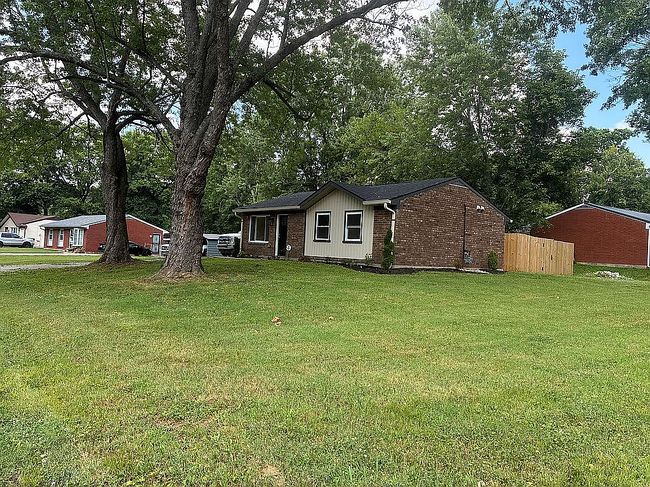 Photo of 10763 Tarrytowne Rd, Louisville, KY