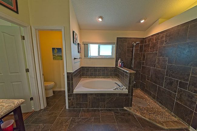 Photo of 530 Somerhill Dr Ne, Saint Petersburg, FL
