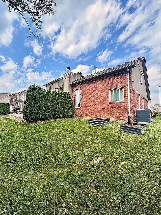 Photo of 51317 Hook Dr, Macomb, MI