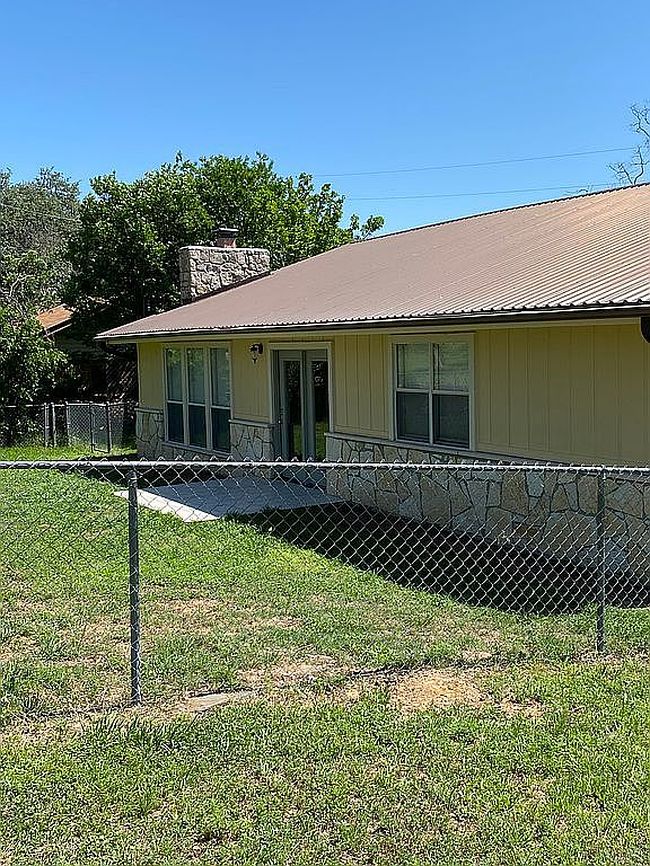 Image of 407 3rd St