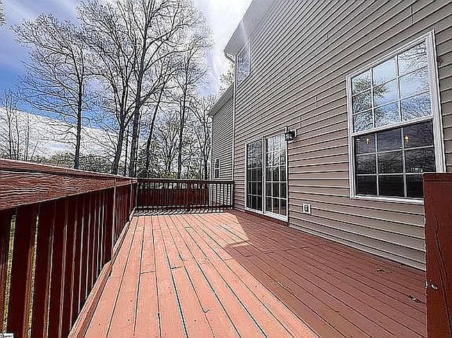 Photo of 22 Heather Stone Ct, Simpsonville, SC
