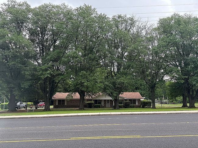 Photo of 906 N White Oak Rd, White Oak, TX