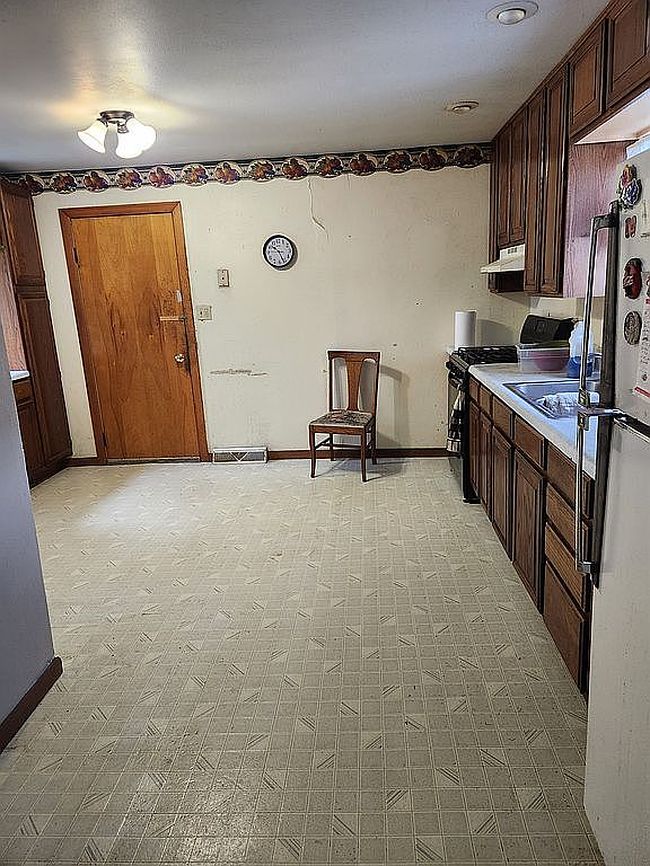 Photo of 211 S Front St, Greeley, IA