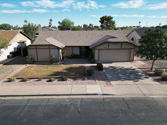 Image of 1043 E Jensen St