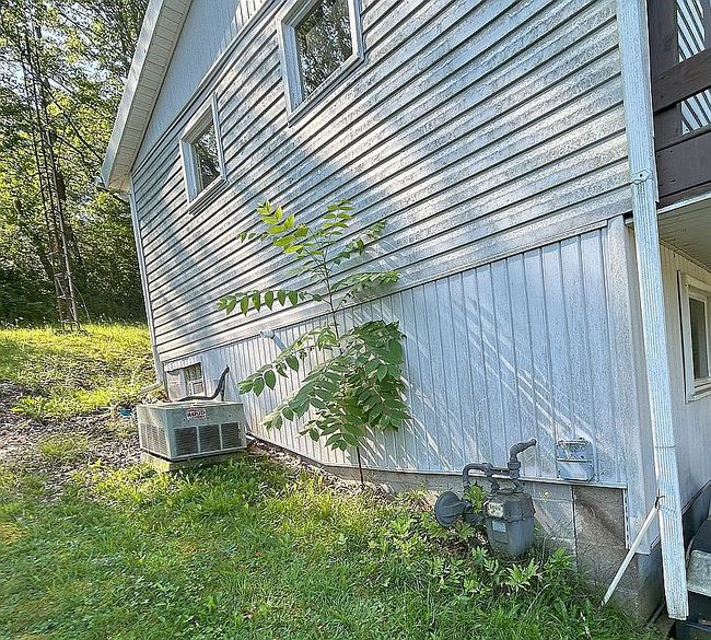 Photo of 8488 Walnut St Sw, Sherrodsville, OH