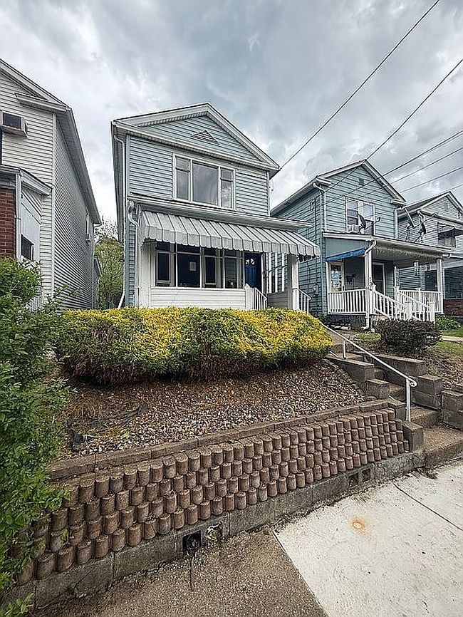 Image of 136 Maplewood Ave