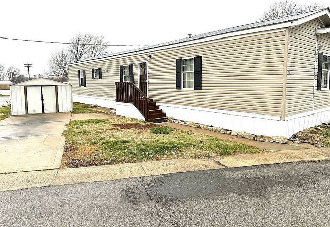 Photo of 14 Bluebonnet Ln, Belton, MO