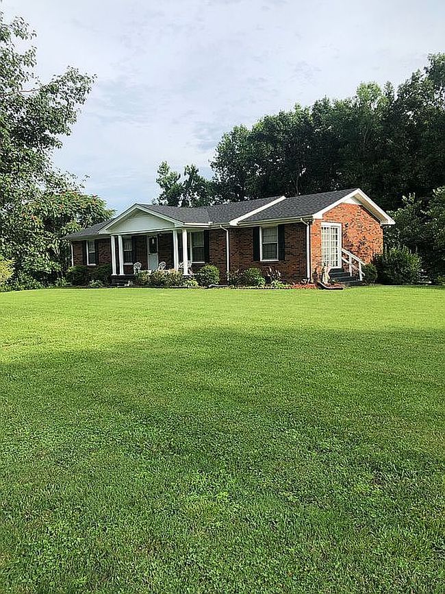 Photo of 5279 Oak Grove Rd, Red Boiling Springs, TN
