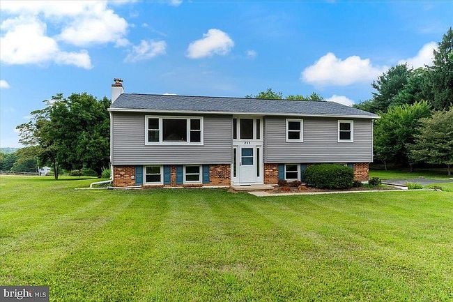 Additional photo 1 of property located at 233 Skycrest Dr