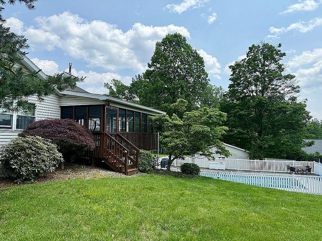 Photo of 112 Hickory Dr, Pottsville, PA